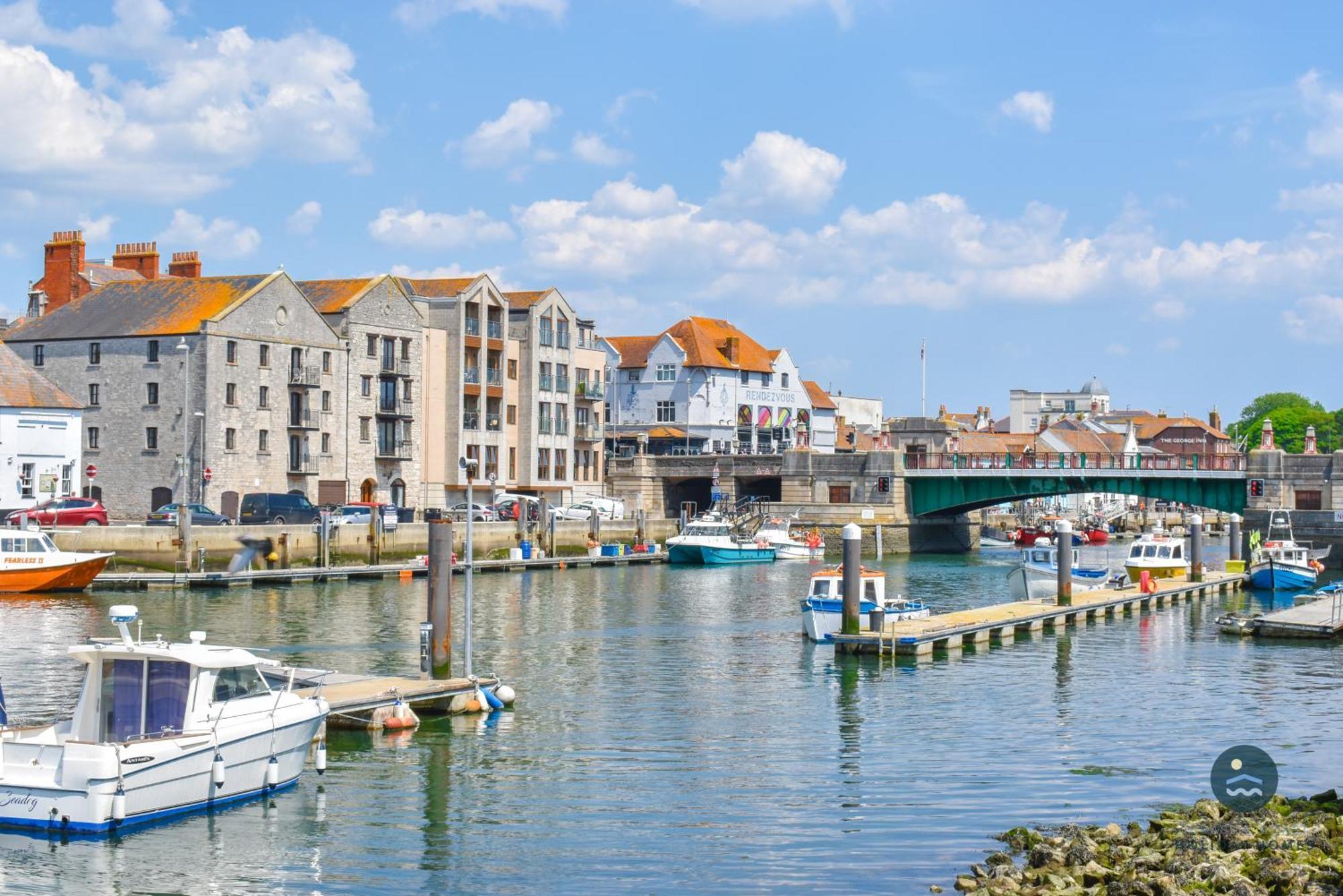 Cobb Cottage - Harbourside Permit Parking ウェーマス エクステリア 写真